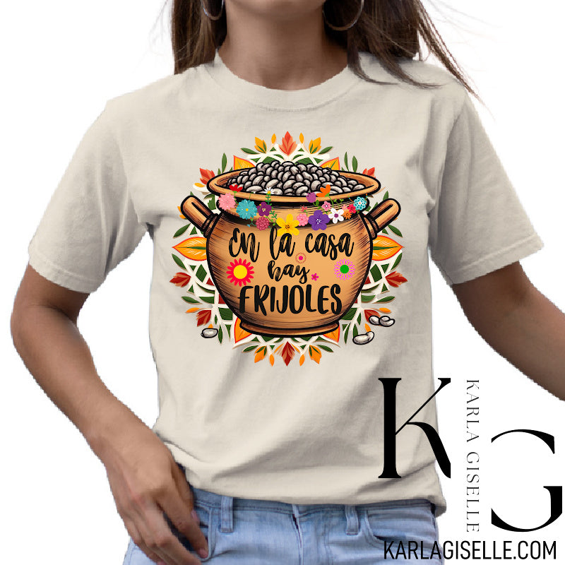 Beige En La Casa Hay Frijoles T-shirt